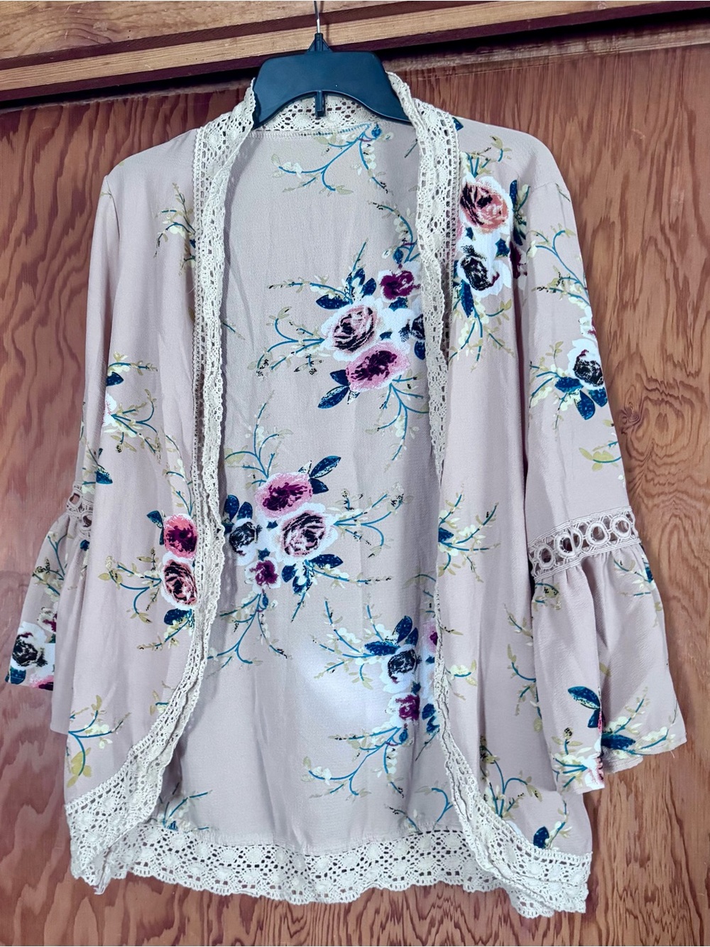 Floral Lace-Trim Robe Kimono - Cream with Pink Floral